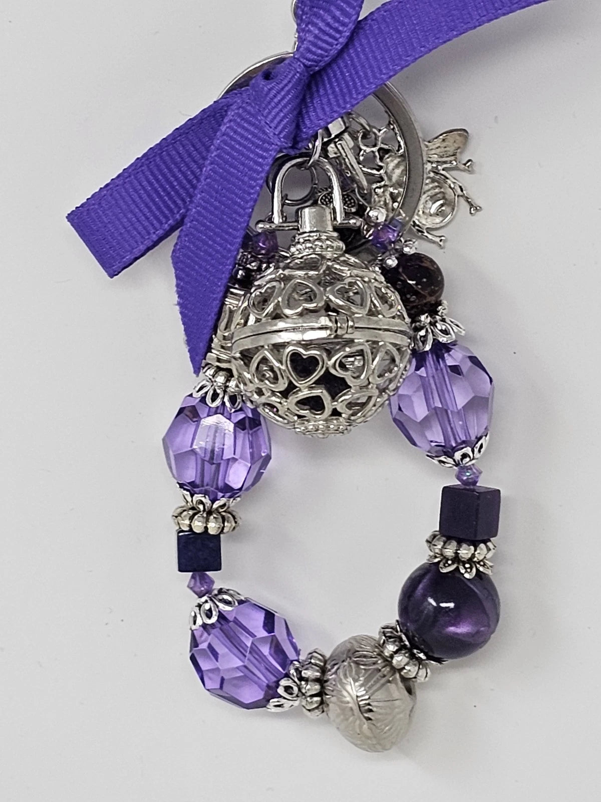 Purse Charm - Cage ball with diffuser and bee