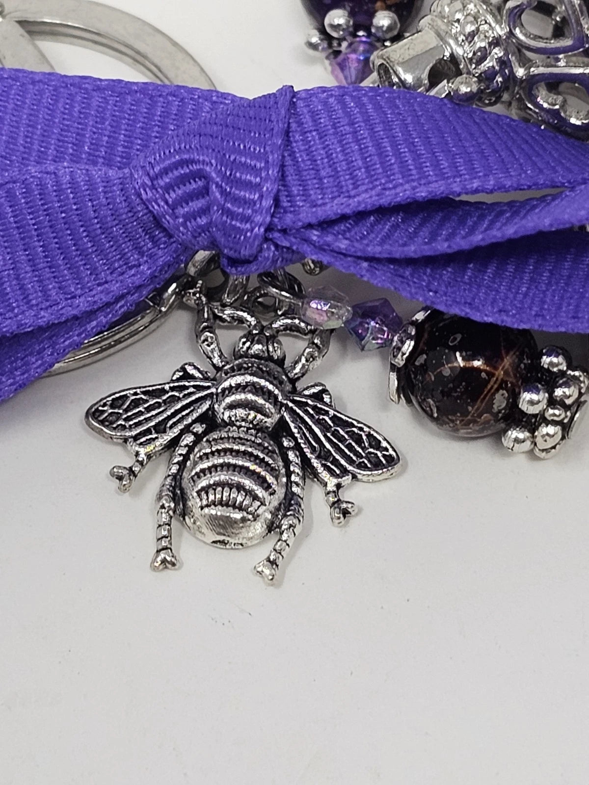 Purse Charm - Cage ball with diffuser and bee