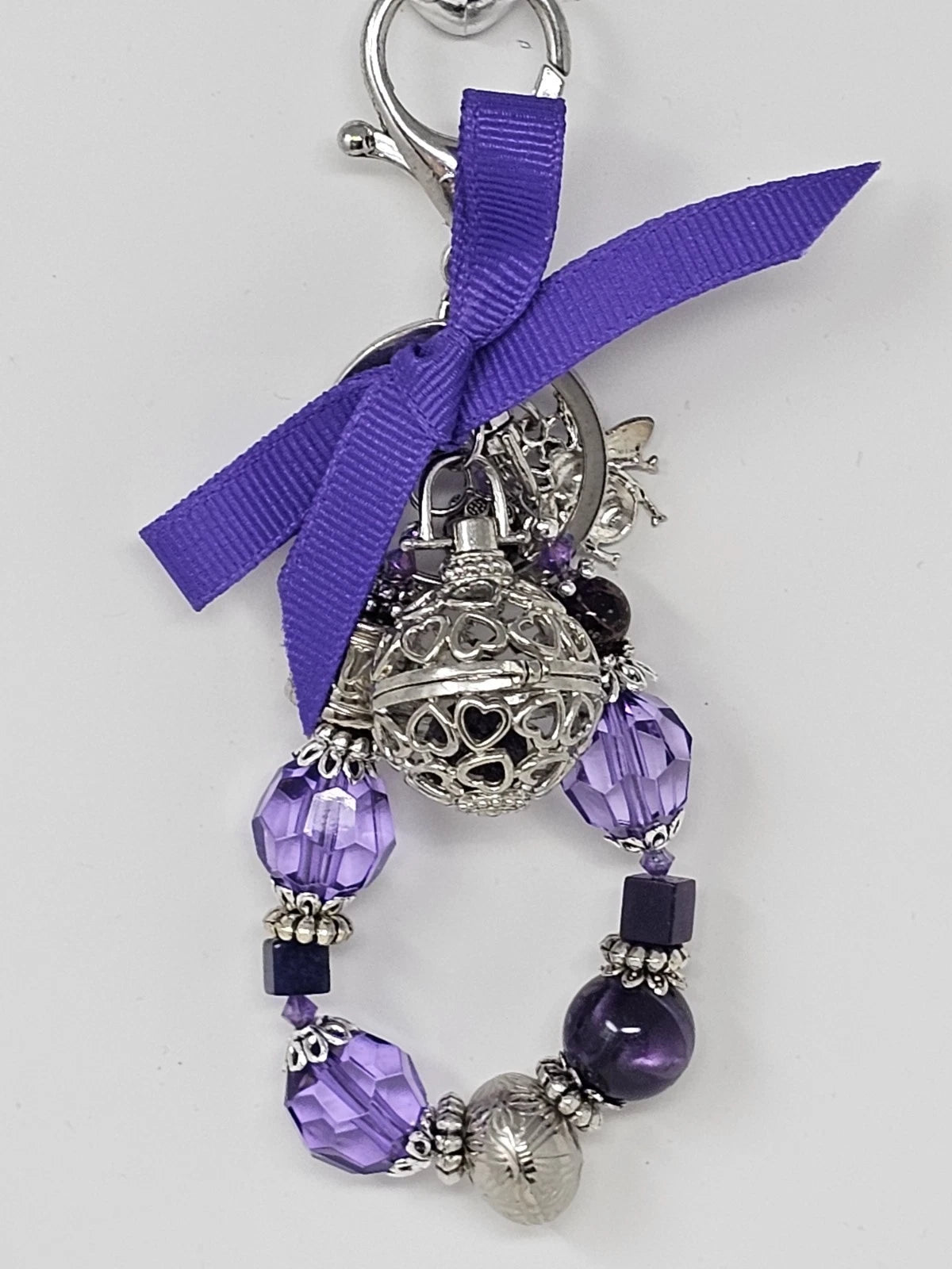 Purse Charm - Cage ball with diffuser and bee