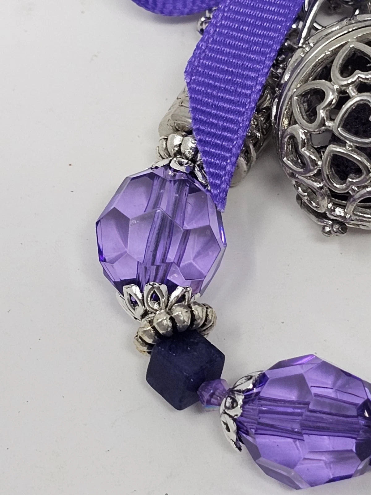 Purse Charm - Cage ball with diffuser and bee