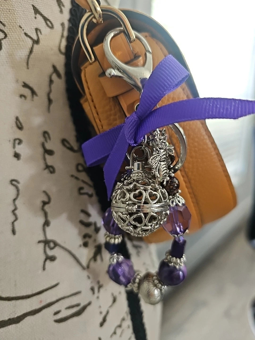 Purse Charm - Cage ball with diffuser and bee