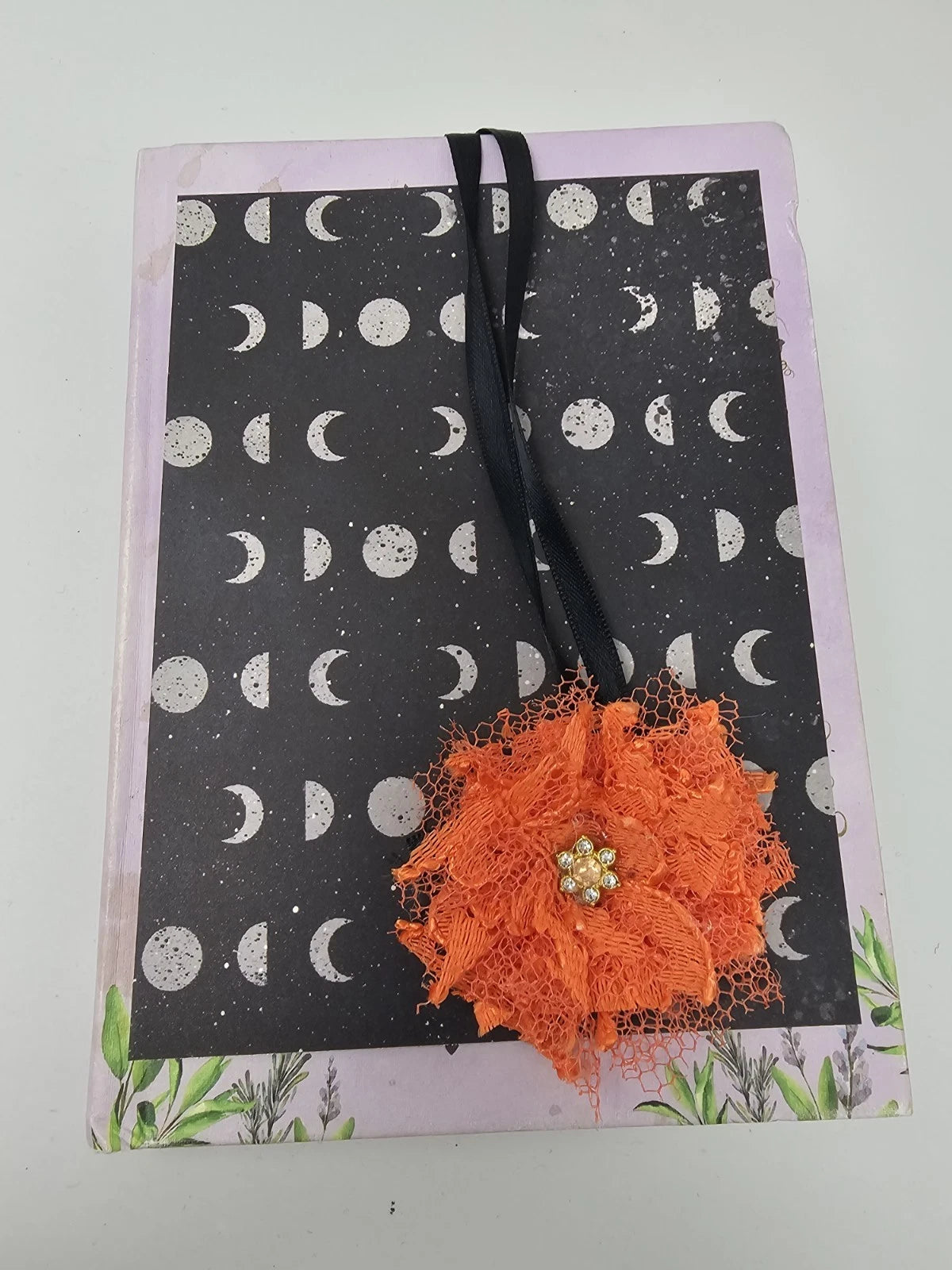 Vintage Chic Lace Bookmark - Romance