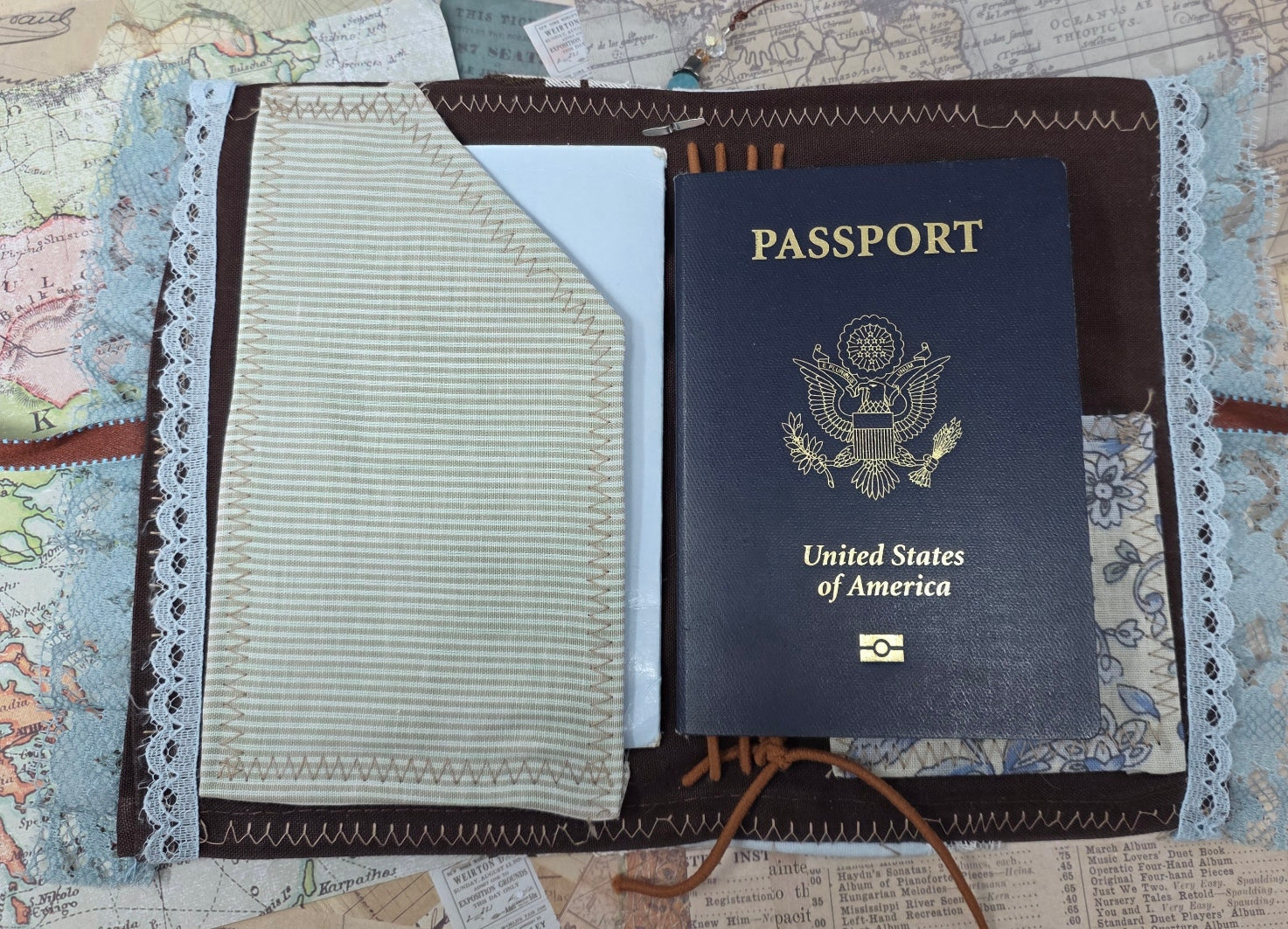 Vintage Passport Holder - Blue Roses