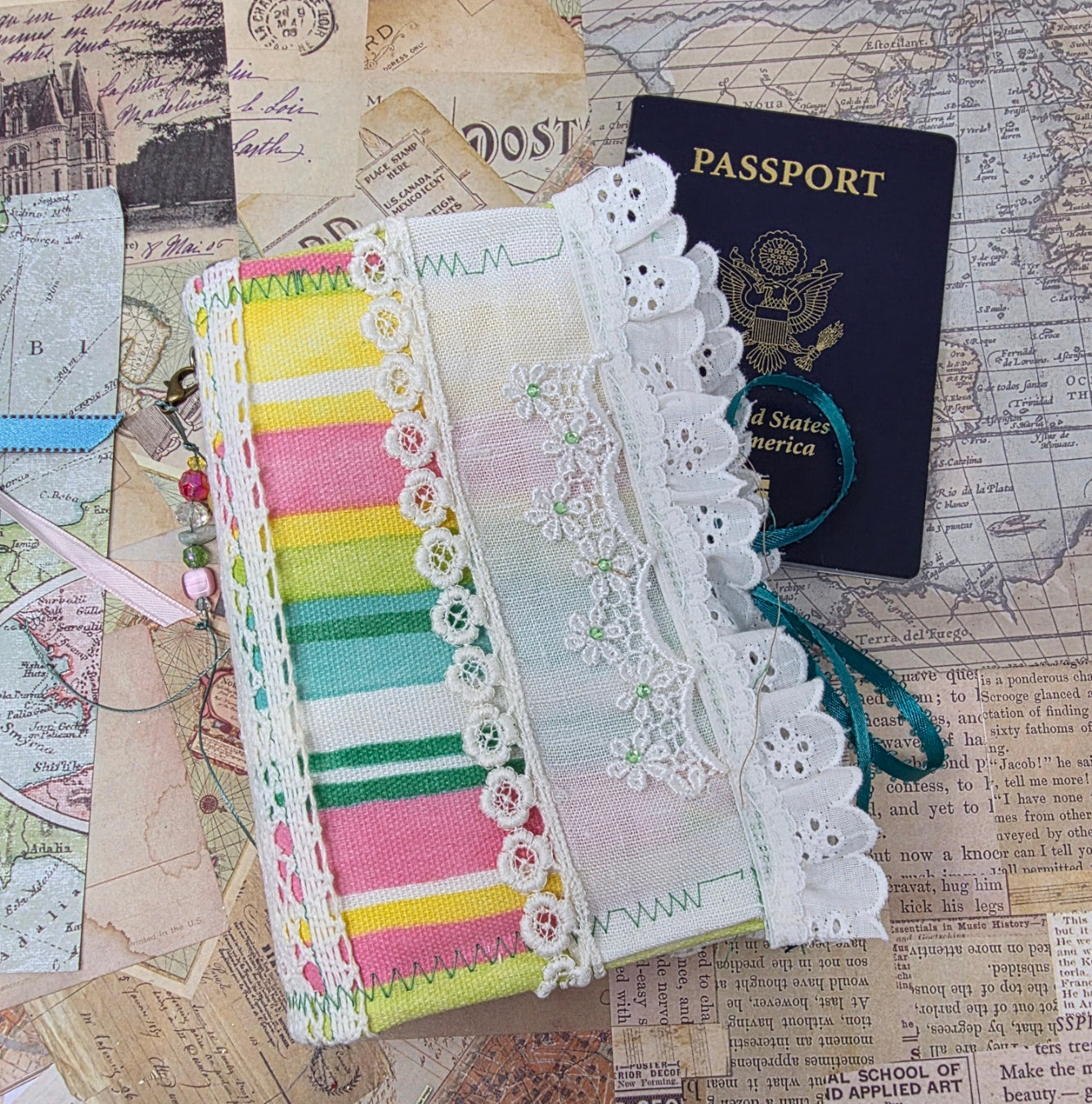 Vintage Passport Holder -  Margaridas