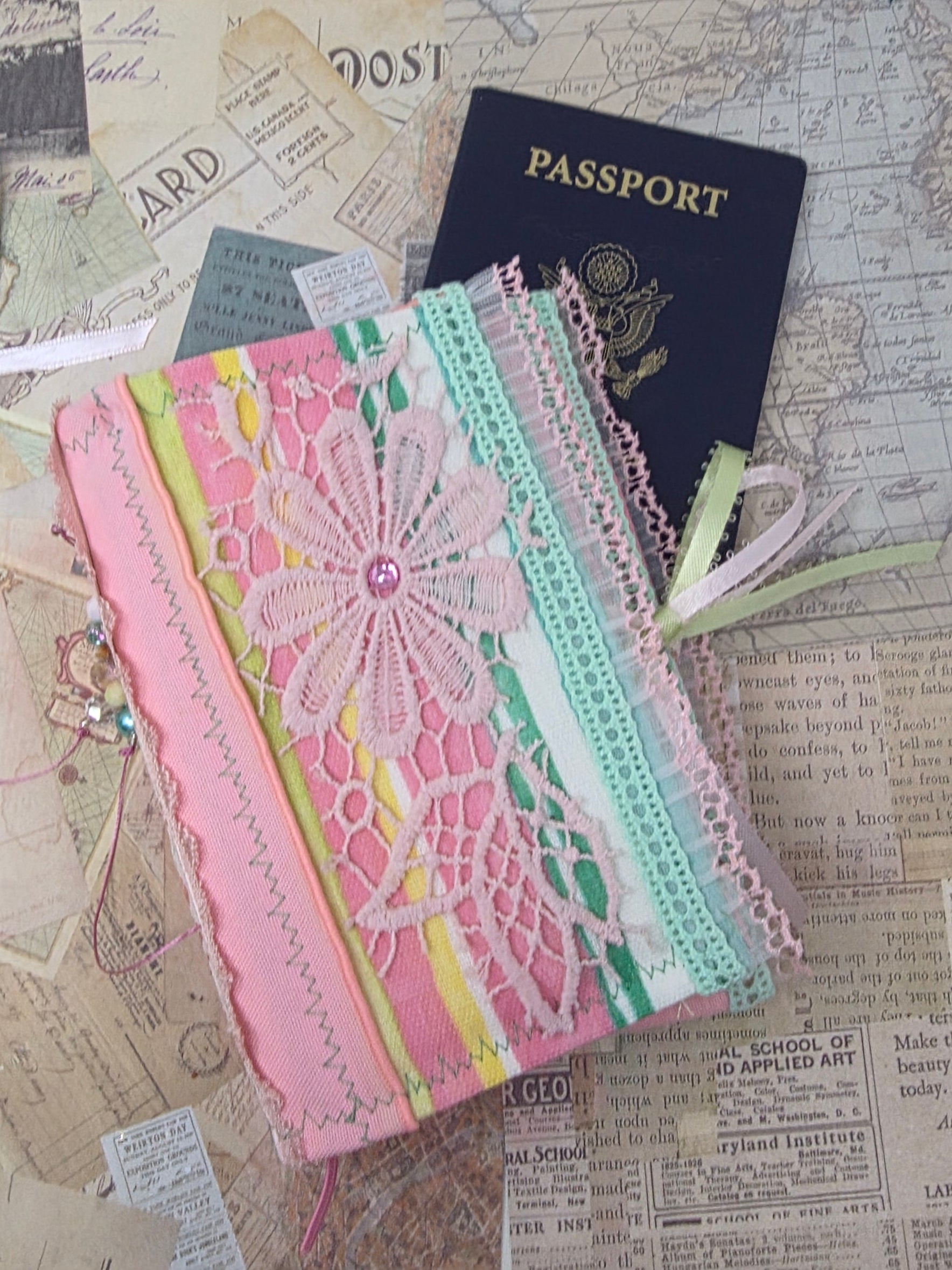 Vintage Passport Holder - Daisy